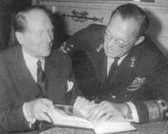 Wim Beyen presented his memoirs Het spel en de knikkers to Prince Bernhard (Prince of Netherlands), 1968